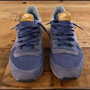 Nike Internationalist